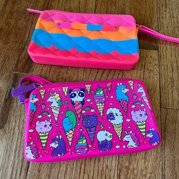 Set of 2 American Jewel Yummy Gummy wristlet - Picture 2 of 7